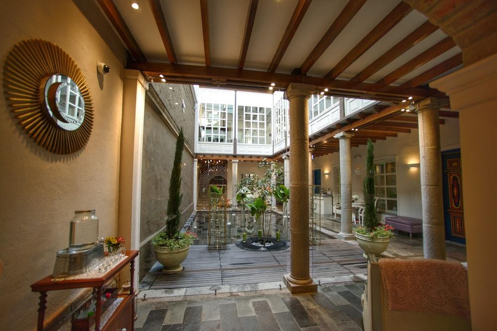 Illa Experience Hotel Quito Exterior photo